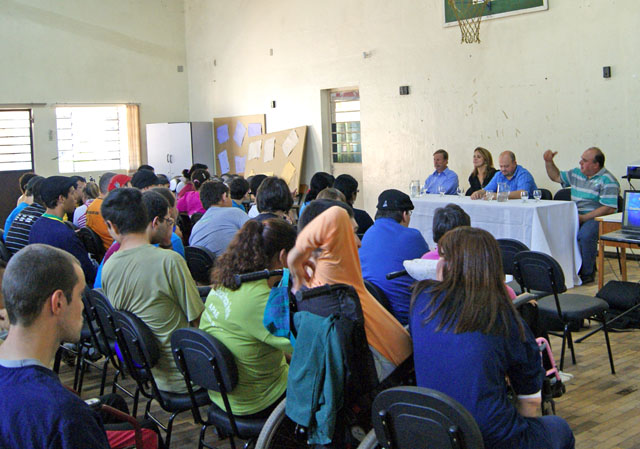 Apae/Escola Especial Ponche Verde recebe visita da Câmara de Vereadores