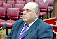 Cratera na Rodolfo Drews leva moradores a buscarem auxílio do MP