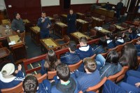 Alunos do Colégio Marista Roque conhecem a Câmara de Vereadores.