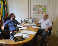 Presidente da Câmara recebe presidente do Lions Clube Cachoeira do Sul.