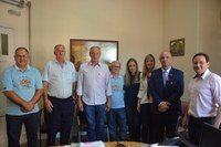 Governador distrital do Rotary visita o Legislativo cachoeirense