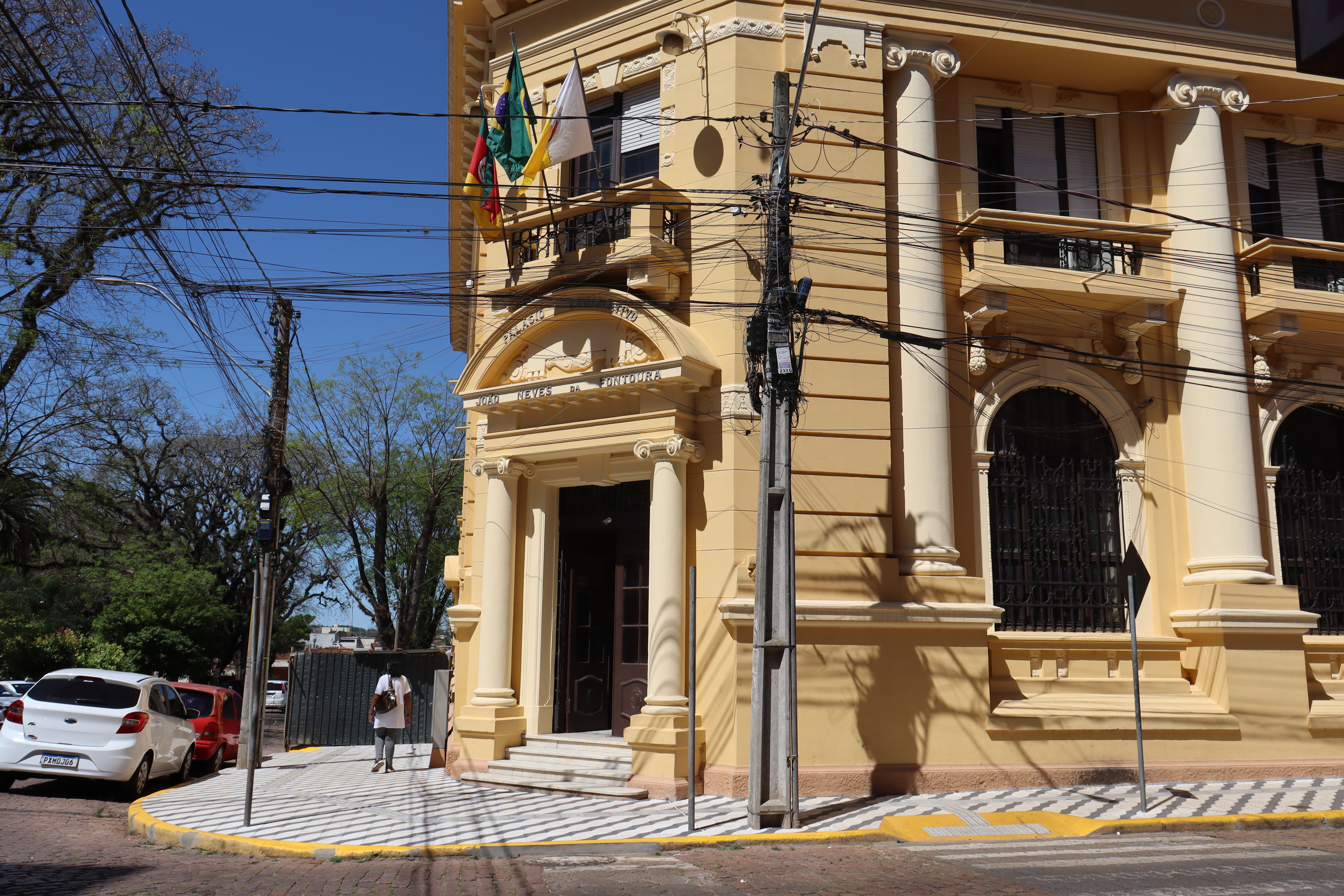 Entrada da Câmara será temporariamente feita pela porta principal