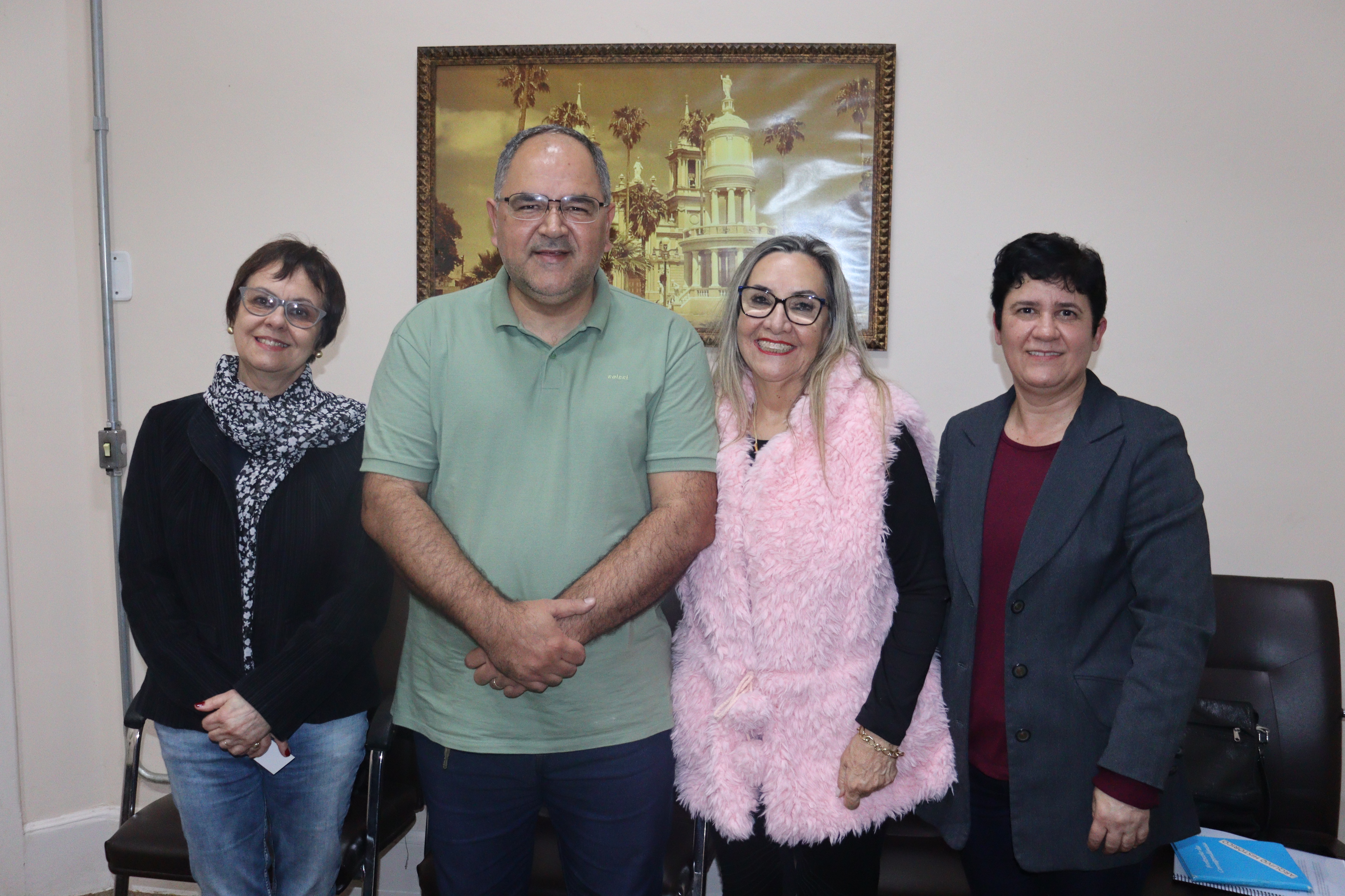 Secretaria da Cultura pede apoio ao Legislativo para publicar obra literária