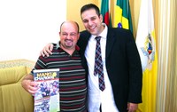 Presidente Julinho recebe visita do deputado Mano Changes.
