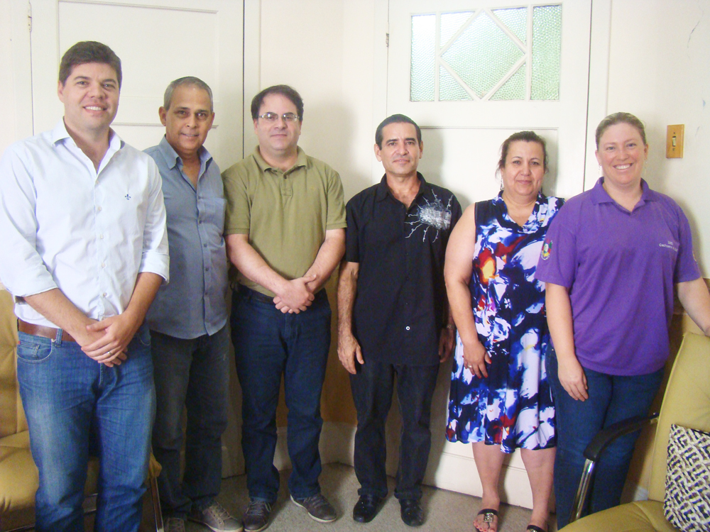 Câmara reúne-se com médico cubano