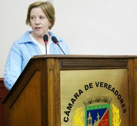 Diretora do Núcleo Geral da Cultura fala na Tribuna Popular sobre a realização da Feira do Livro no Município