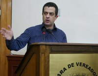 Figueiró apresenta um balanço de seus trabalhos e cobra a presença do prefeito na Câmara