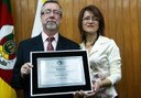 Legislativo confere a Airton Ortiz título de cidadão honorário