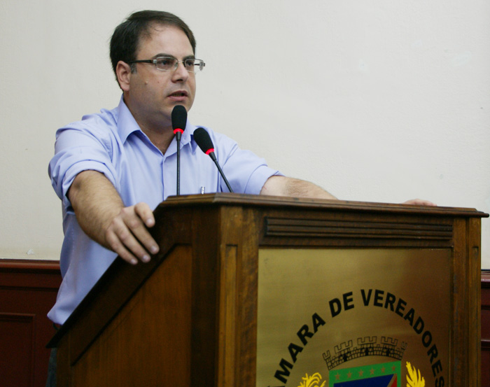 Luis Paixão apresenta projeto que reduz carga horária de servidores municipais com filhos portadores