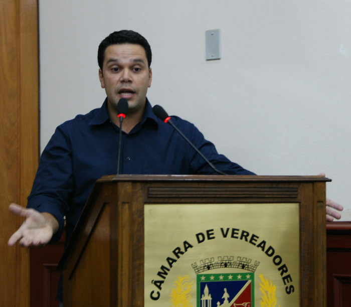 Vereador Cleber Cardoso defende calçamento de ruas como prioridade