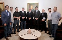 Vereadores comemoram cedência da área do porto