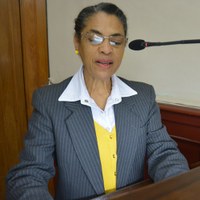 Diretora do Núcleo de Cultura homenageia aniversário do município na Tribuna Popular.