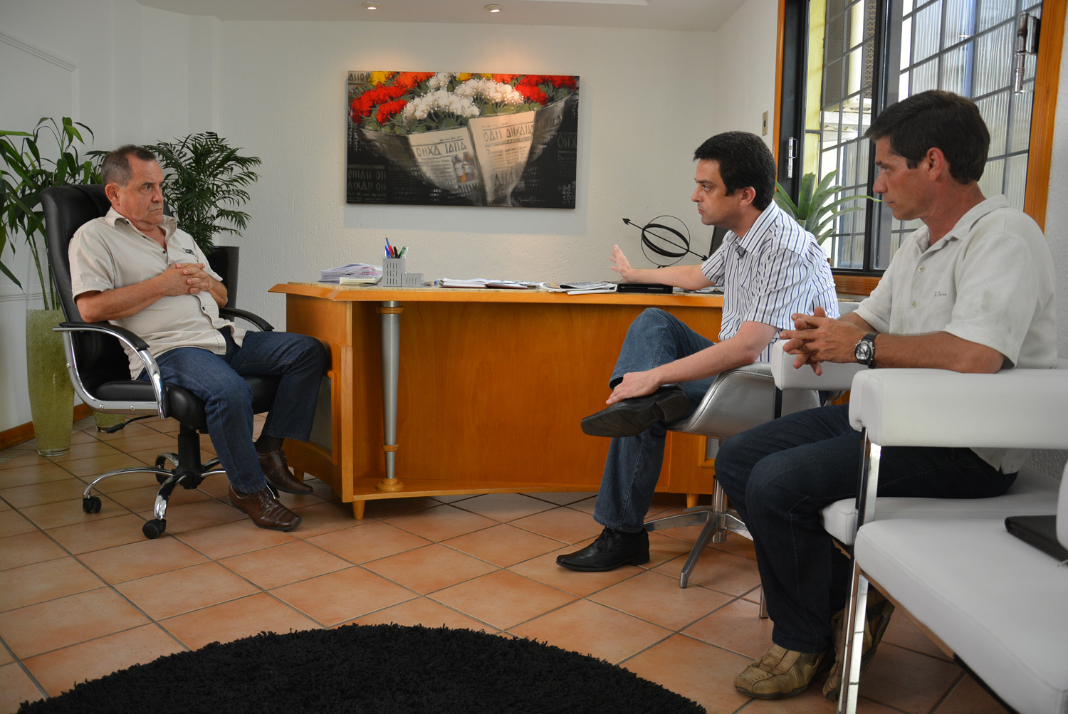 Presidente da Câmara reúne-se com diretor do Jornal do Povo.