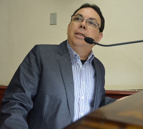 Vereador Augusto Cesar: “Quanto a Prefeitura dará de aumento aos servidores?”