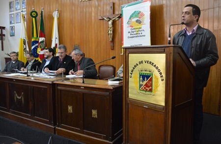 Vereadores participam de Audiência Pública sobre segurança no campo.