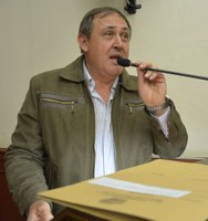 Zimmer pede ampliação do horário de atendimento em cemitérios do município.