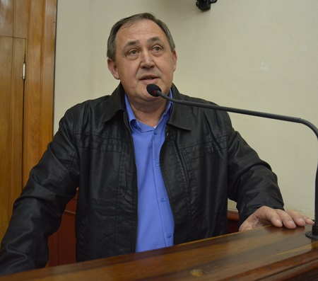 Zimmer questiona sobre programa “Mais Médicos”.
