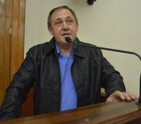 Zimmer questiona sobre programa “Mais Médicos”.