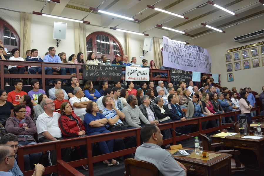 Câmara aprova Plano Municipal de Educação sem identidade de gênero