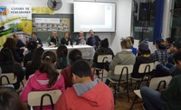 Câmara nas Escolas: alunos da Escola Maria Pacicco aprendem sobre atividades e funcionamento do Legislativo Municipal