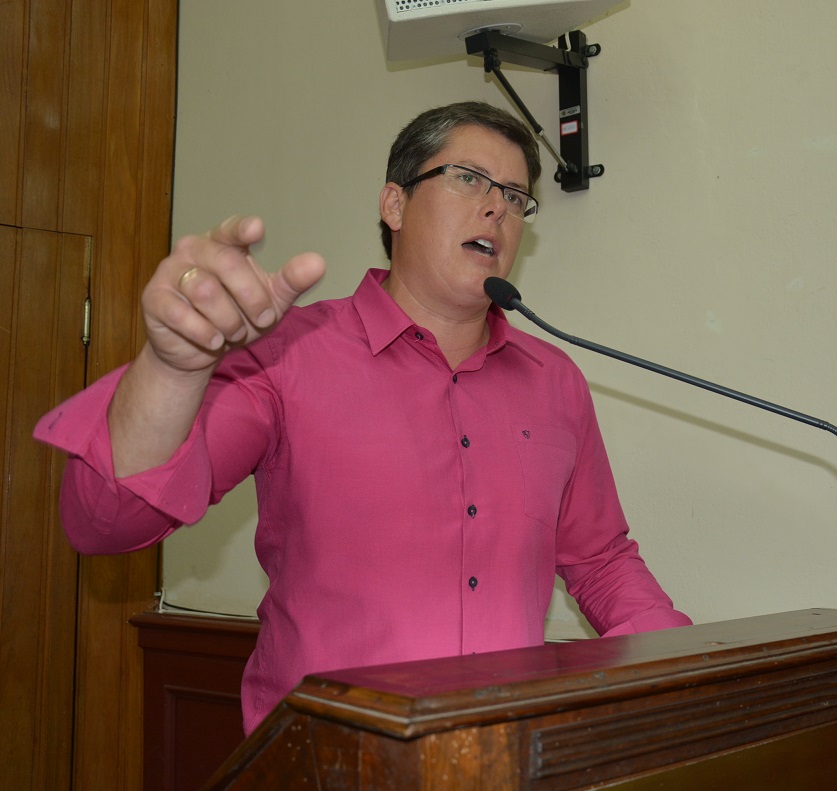 Identidade de gênero no PME: Tarasconi elogia atuação das igrejas