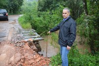 Presidente da Câmara alerta para perigo de ponte na Ferreira